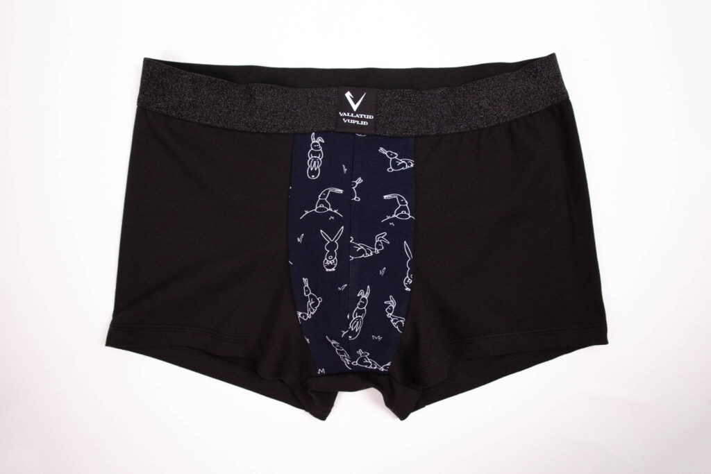 Love hoppers black and dark blue